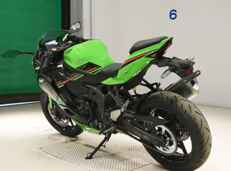 Мотоцикл Kawasaki ZX-4R SE з пробігом 195 km