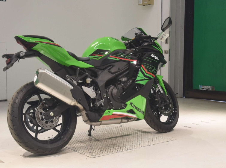 Мотоцикл Kawasaki ZX-4R SE з пробігом 195 km