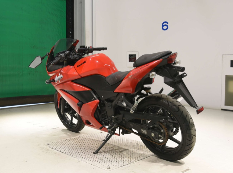 Мотоцикл Kawasaki NINJA250R з пробігом 6836 km