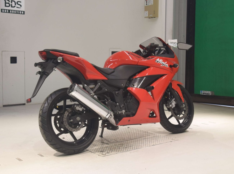 Мотоцикл Kawasaki NINJA250R з пробігом 6836 km