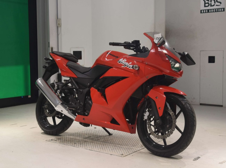 Мотоцикл Kawasaki NINJA250R з пробігом 6836 km