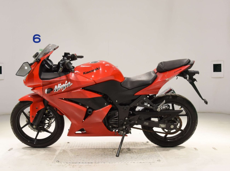 Мотоцикл Kawasaki NINJA250R з пробігом 6836 km
