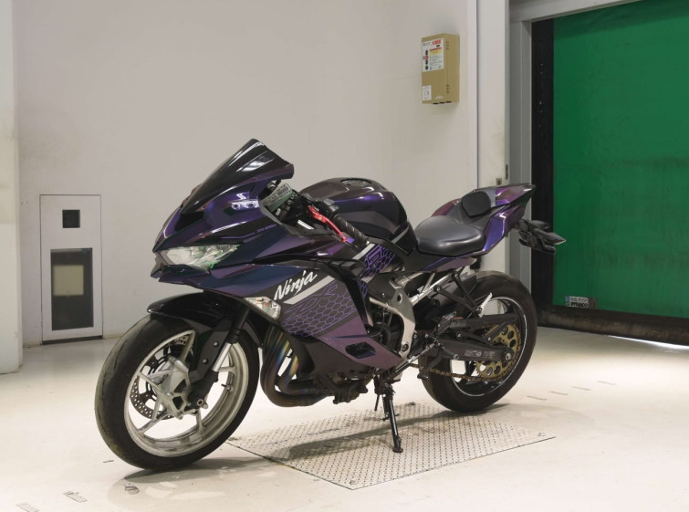 Мотоцикл Kawasaki NINJA ZX-25R з пробігом 21323 km