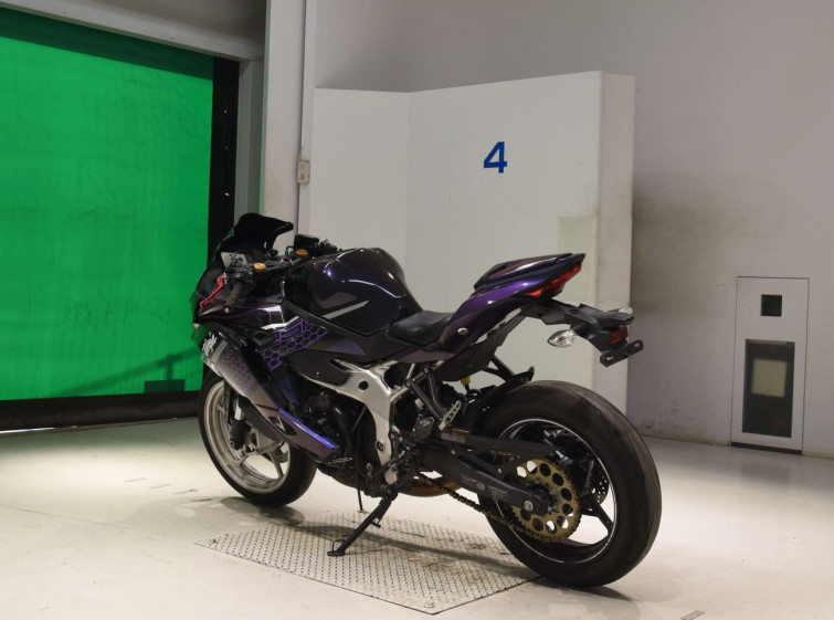 Мотоцикл Kawasaki NINJA ZX-25R з пробігом 21323 km