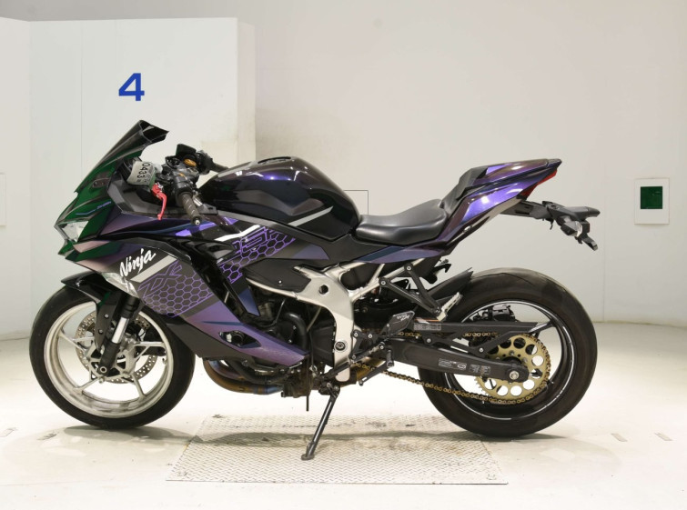 Мотоцикл Kawasaki NINJA ZX-25R з пробігом 21323 km