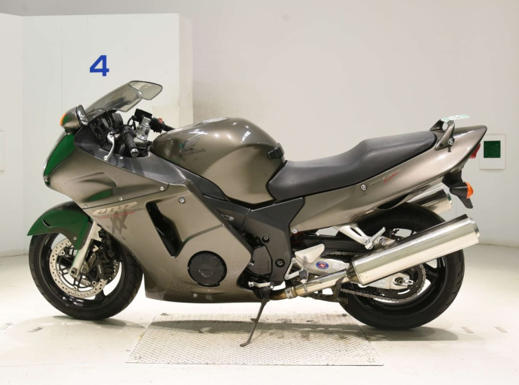 Мотоцикл Honda CBR1100XX BLACKBIRD з пробігом 29961 km