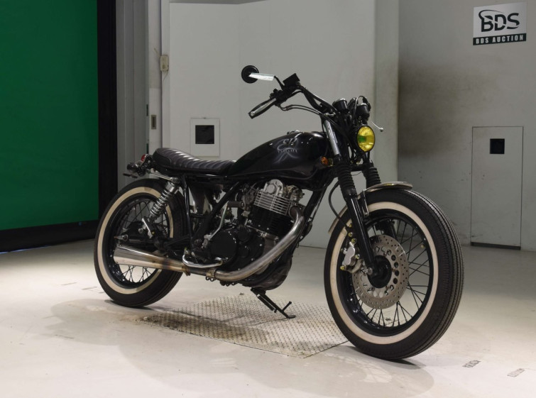 Мотоцикл Yamaha SR400 с пробегом 1438 km