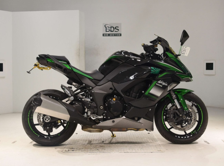 Мотоцикл Kawasaki ninja 1000 sx с пробегом 4980 km