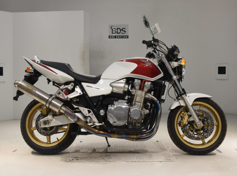 Мотоцикл Honda CB1300SF з пробігом 4416 km