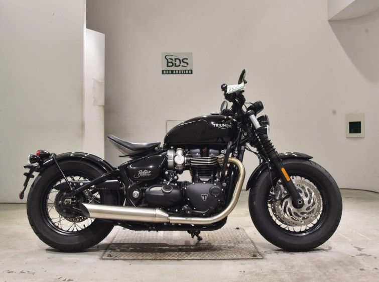 Мотоцикл Triumph BONNEVILLE BOBBER з пробігом 15327 km