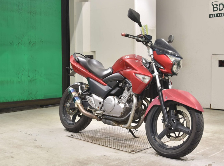 Мотоцикл Suzuki GSR250 з пробігом 18051 km