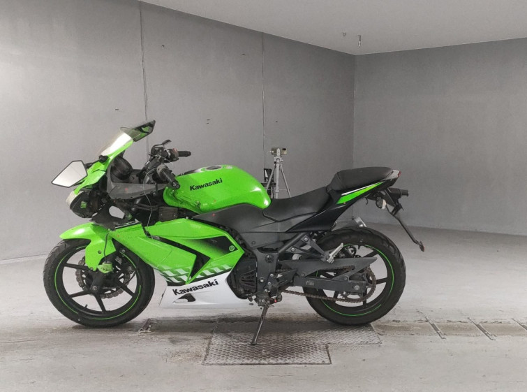 Мотоцикл Kawasaki NINJA250R з пробігом 38093 km
