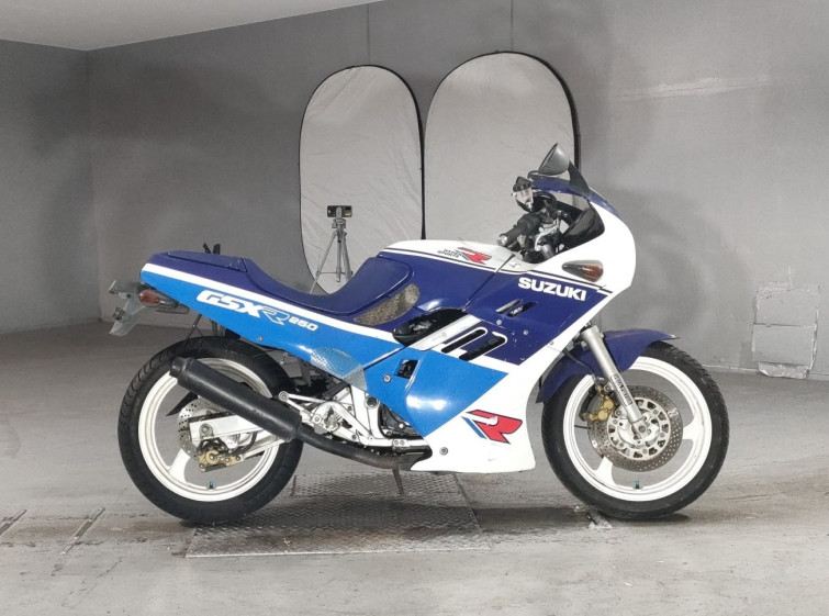 Мотоцикл Suzuki GSX-R250 з пробігом 25750 km