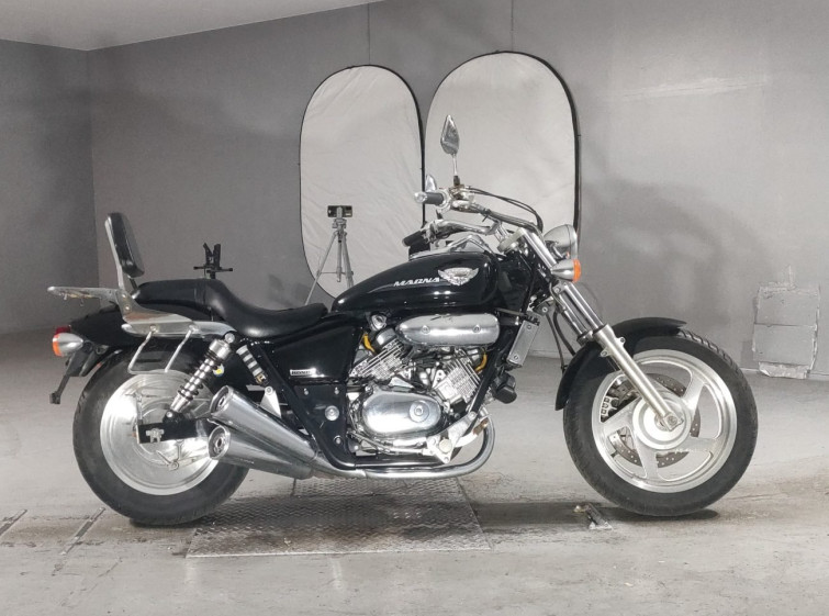 Мотоцикл Honda MAGNA250 з пробігом 70777 km