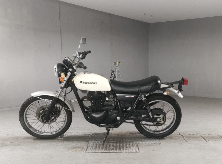 Мотоцикл Kawasaki 250TR с пробегом 20091 km