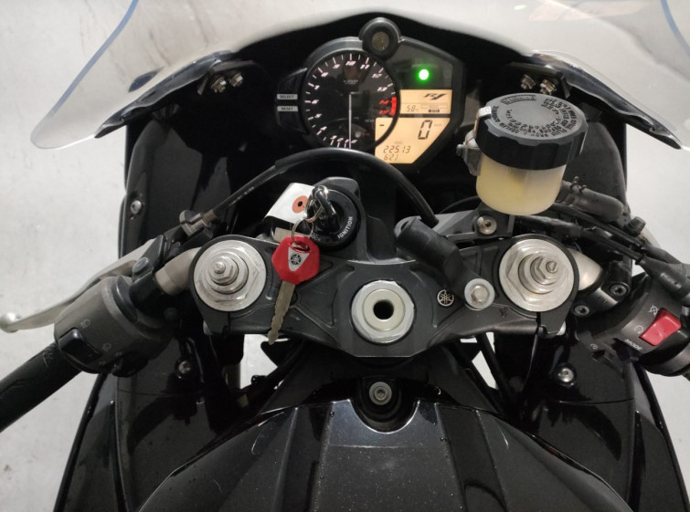 Мотоцикл Yamaha YZF-R1 з пробігом 22513 km