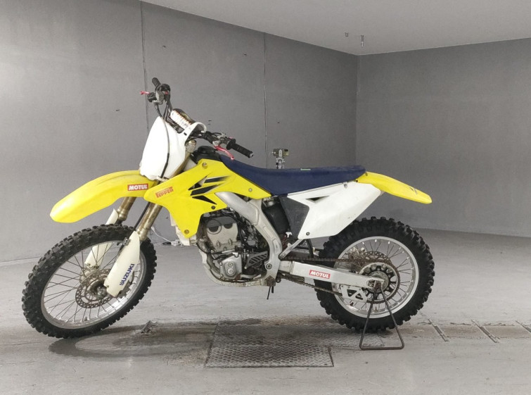 Мотоцикл Suzuki RMZ250