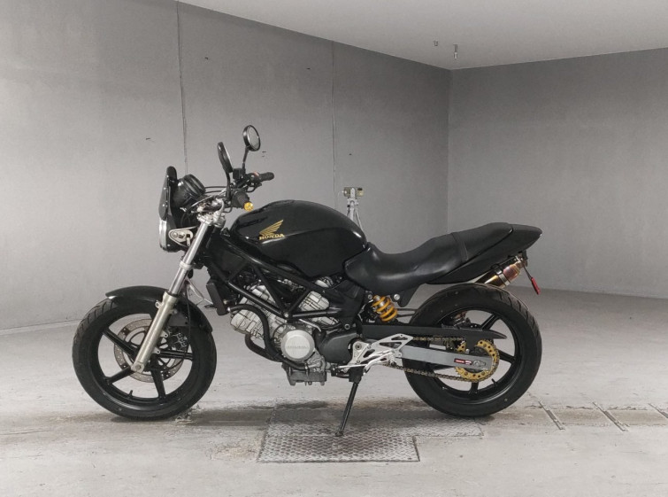 Мотоцикл Honda VTR250 с пробегом 19303 km