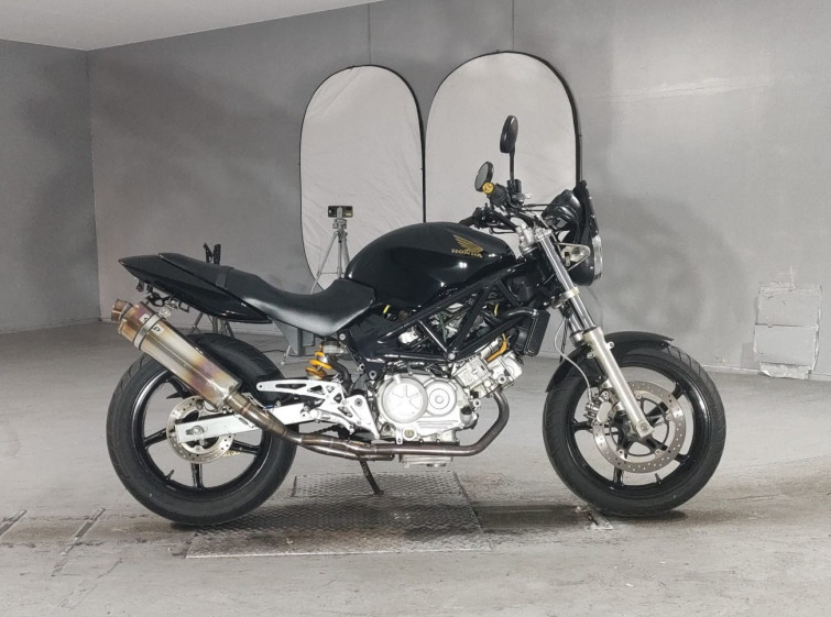 Мотоцикл Honda VTR250 с пробегом 19303 km
