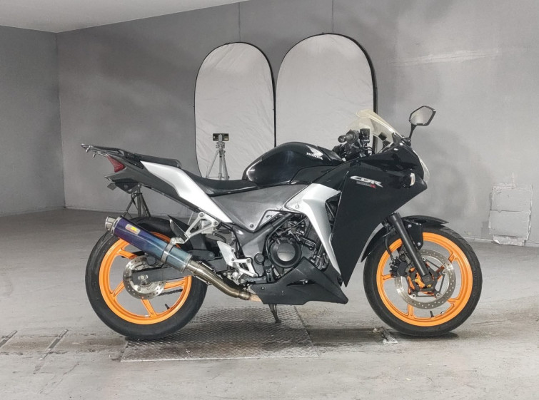 Мотоцикл Honda CBR250R з пробігом 54905 km