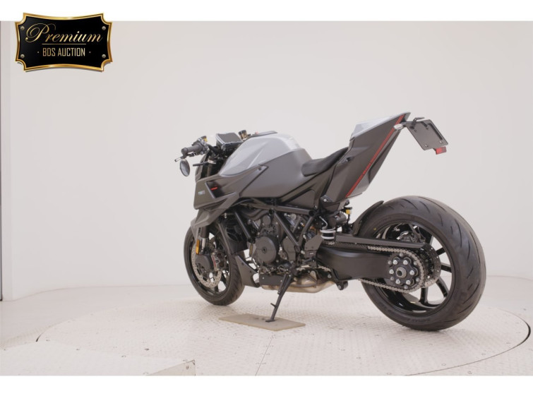 Мотоцикл KTM 1290 SUPERDUKE R з пробігом 2 km