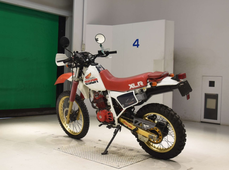 Мотоцикл Honda XLR250R з пробігом 5628 km