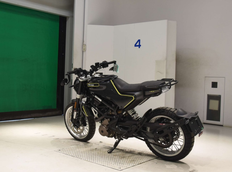 Мотоцикл Husqvarna SVARTPILEN 401 з пробігом 7057 km