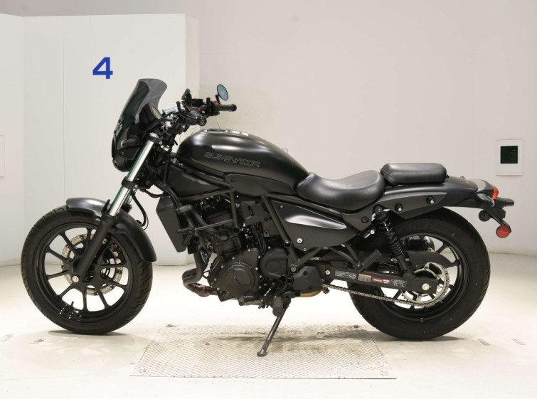 Мотоцикл Kawasaki ELIMINATOR 400 з пробігом 1369 km