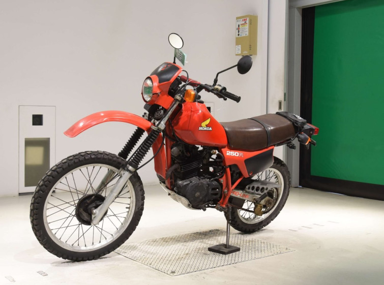 Мотоцикл Honda XL250R з пробігом 8797 km