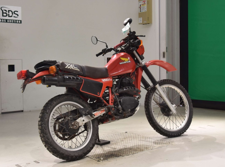 Мотоцикл Honda XL250R з пробігом 8797 km
