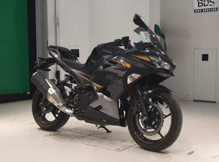 Мотоцикл Kawasaki NINJA400 с пробегом 12960 km