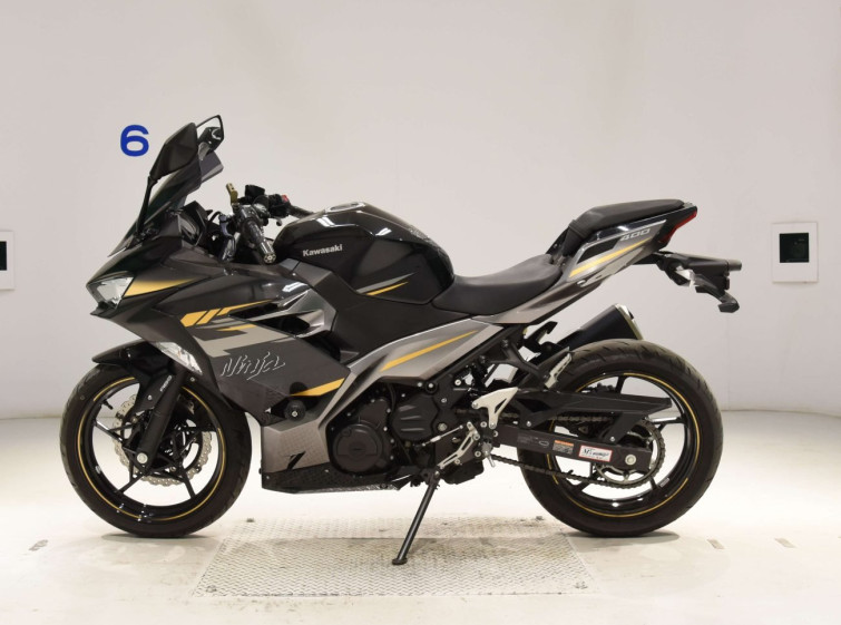Мотоцикл Kawasaki NINJA400 с пробегом 12960 km