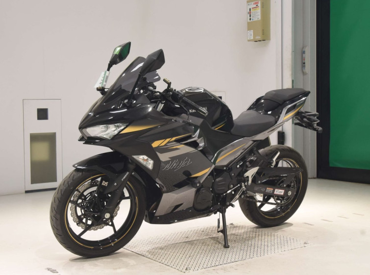 Мотоцикл Kawasaki NINJA400 с пробегом 12960 km