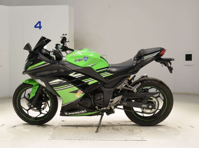 Мотоцикл Kawasaki NINJA250 з пробігом 4427 km