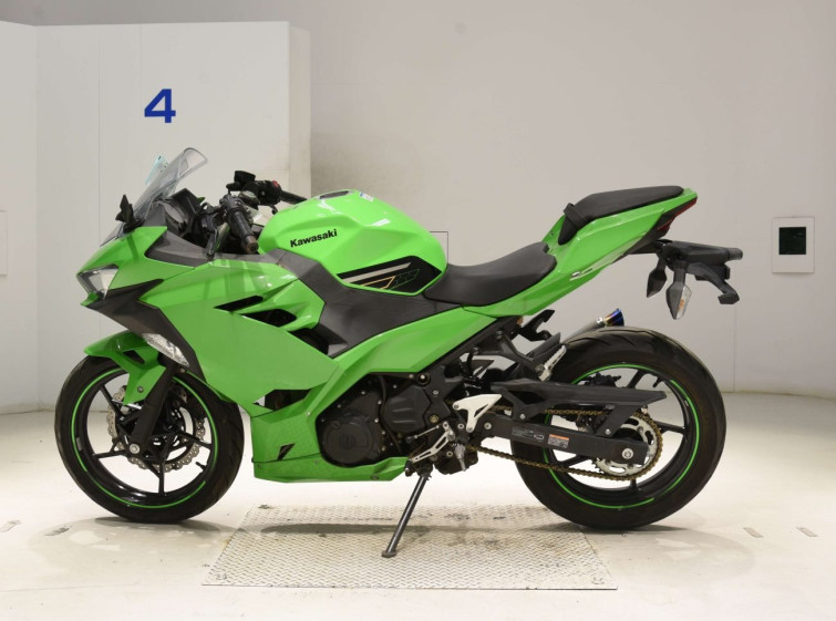 Мотоцикл Kawasaki NINJA250 з пробігом 17683 km