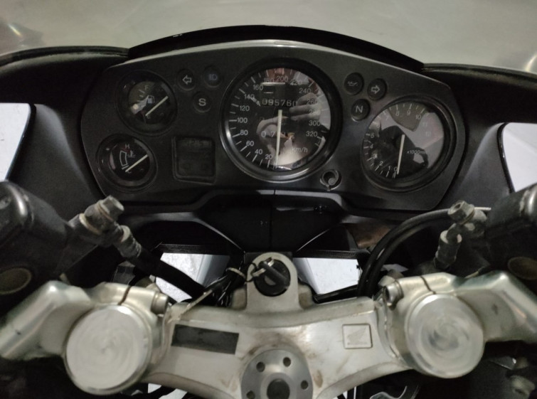 Мотоцикл Honda CBR1100XX BLACKBIRD з пробігом 95760 km