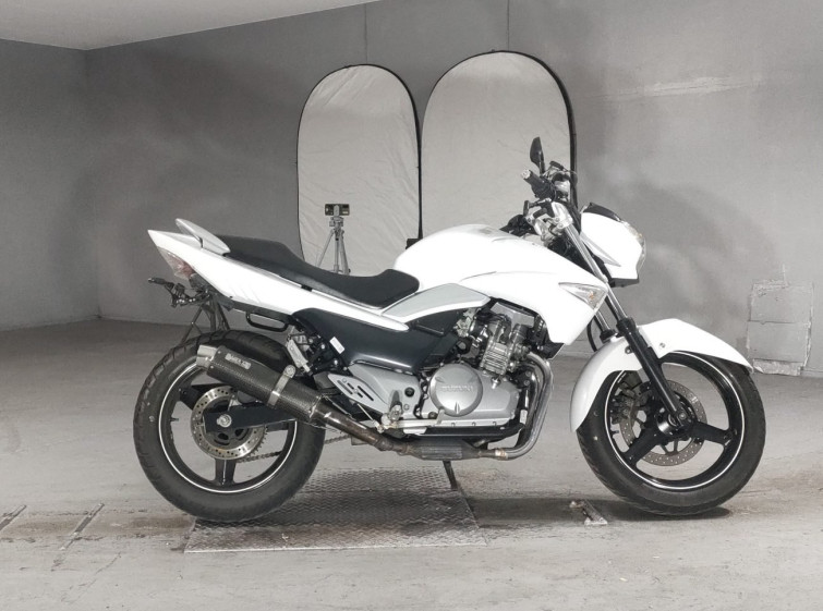 Мотоцикл Suzuki GSR250 с пробегом 26205 km