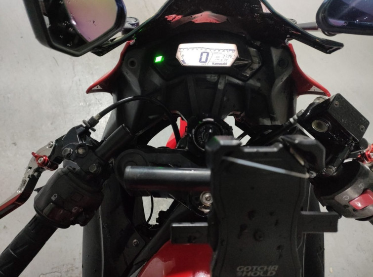 Мотоцикл Kawasaki NINJA250 з пробігом 37982 km