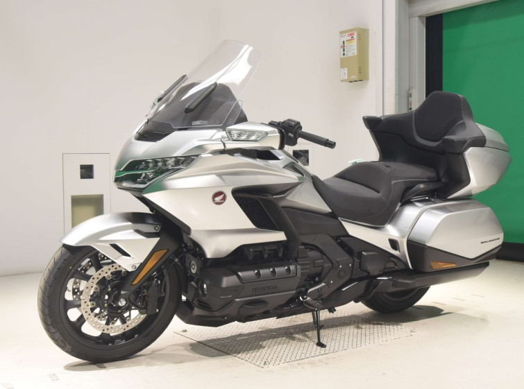 Мотоцикл Honda GL1800 TOUR D з пробігом 300 km