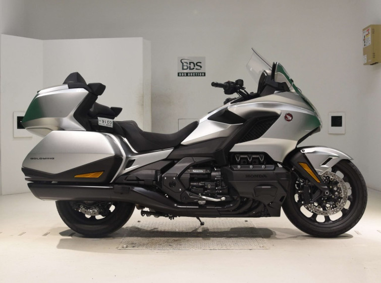 Мотоцикл Honda GL1800 TOUR D з пробігом 300 km