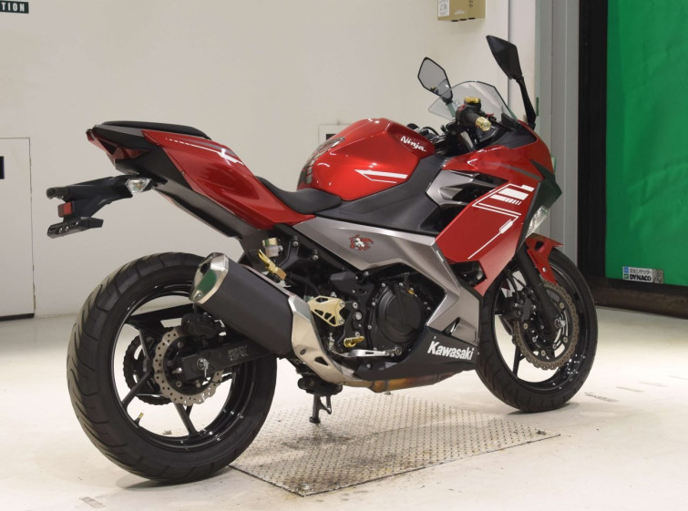 Мотоцикл Kawasaki NINJA250 з пробігом 7126 km