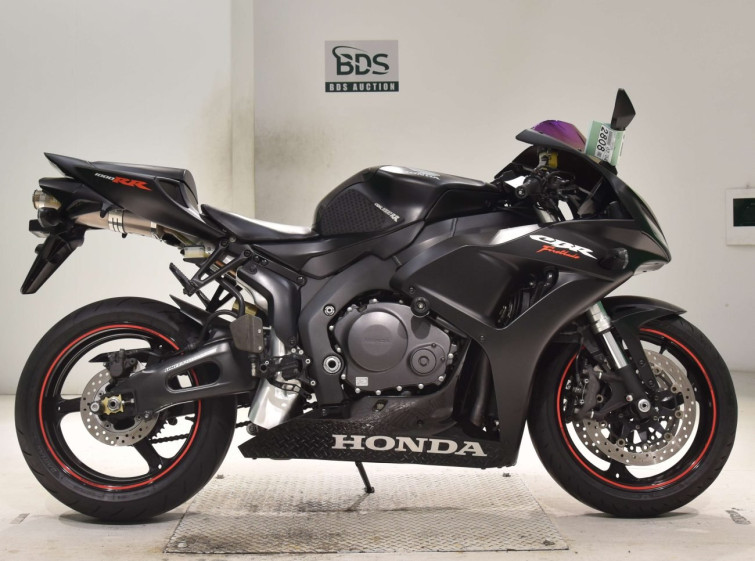 Мотоцикл Honda CBR1000RR з пробігом 30494 km