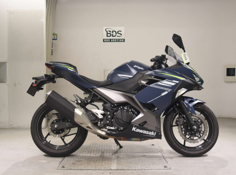Мотоцикл Kawasaki NINJA400 з пробігом 9542 km
