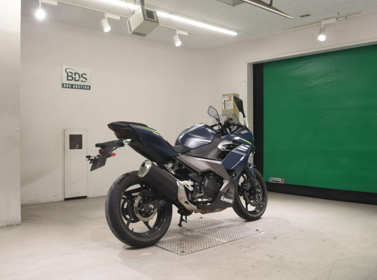 Мотоцикл Kawasaki NINJA400 з пробігом 9542 km