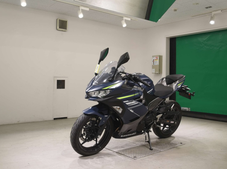 Мотоцикл Kawasaki NINJA400 з пробігом 9542 km