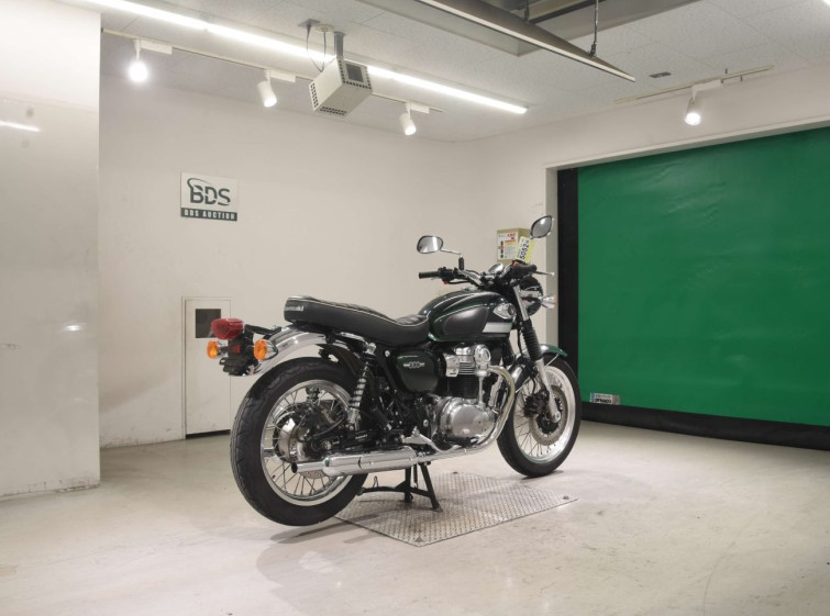 Мотоцикл Kawasaki W800 з пробігом 27302 km