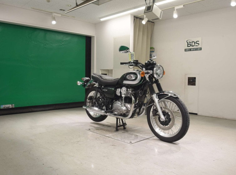 Мотоцикл Kawasaki W800 з пробігом 27302 km