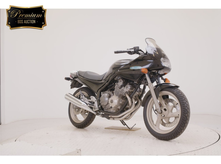 Мотоцикл Yamaha XJ400 DIVERSION з пробігом 4 km