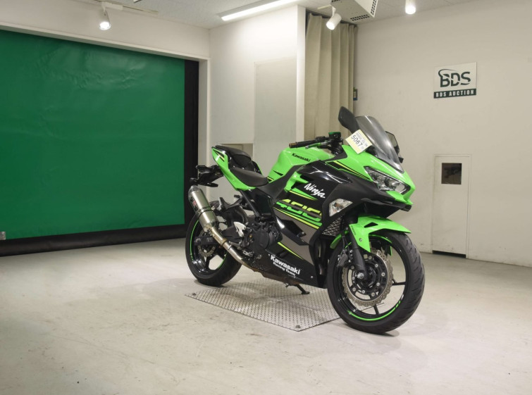 Мотоцикл Kawasaki NINJA400 з пробігом 4044 km