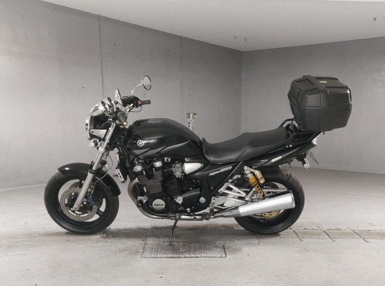 Мотоцикл Yamaha XJR1300 з пробігом 57818 km